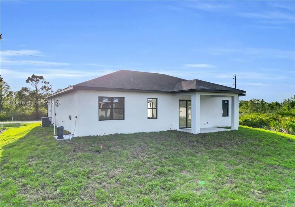 346 Ranchito Ave, Lehigh Acres, FL 33974 photo 2