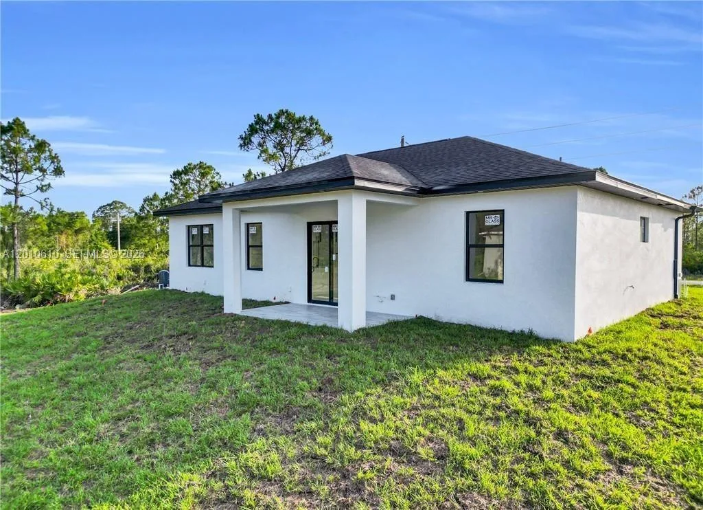 346 Ranchito Ave, Lehigh Acres, FL 33974 photo 3