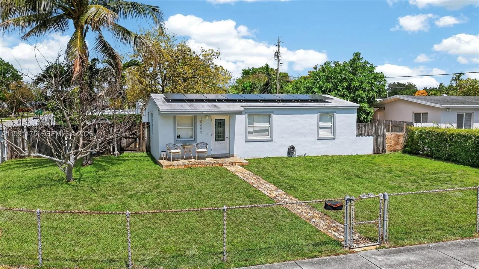 10055 SW 52nd Ter, Miami, FL 33165 photo 2