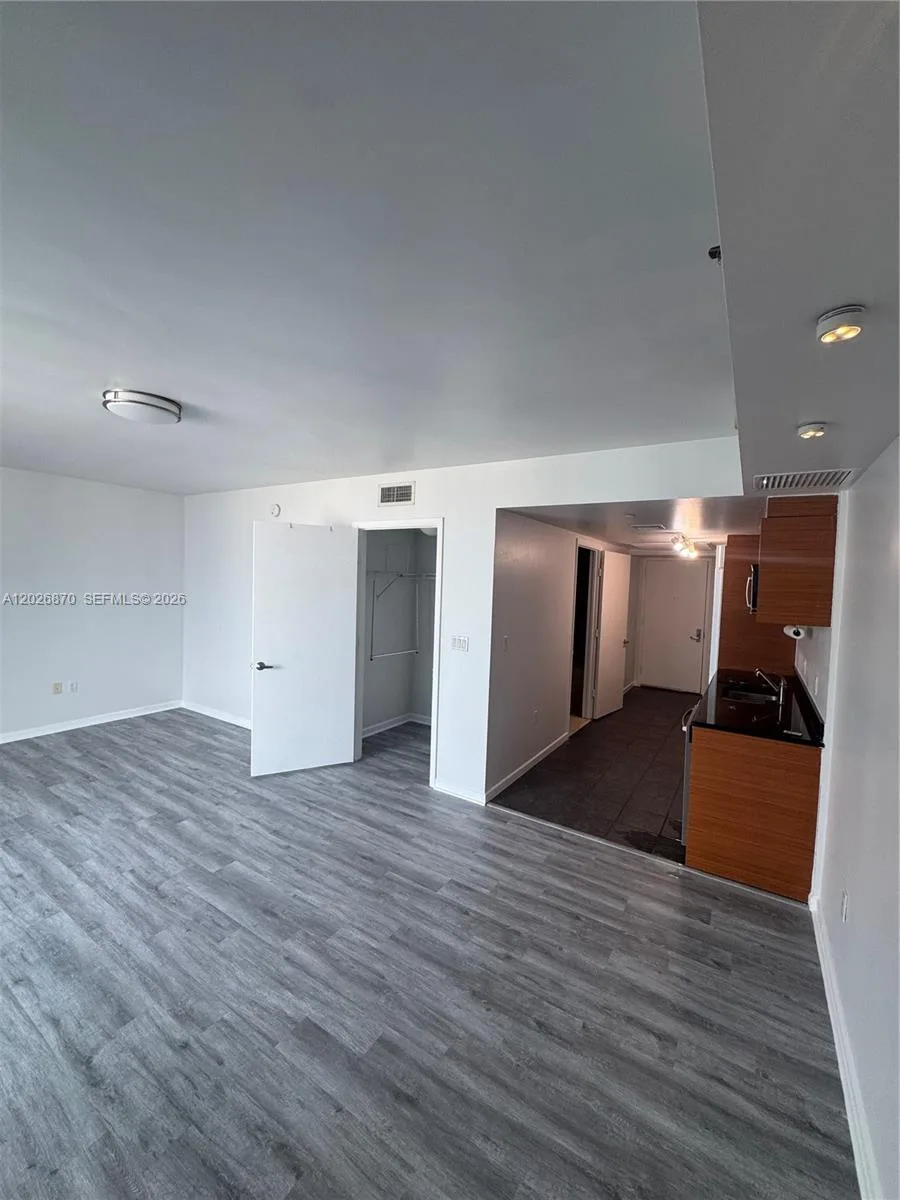 50 Biscayne Blvd # 3303, Miami, FL 33132 photo 3