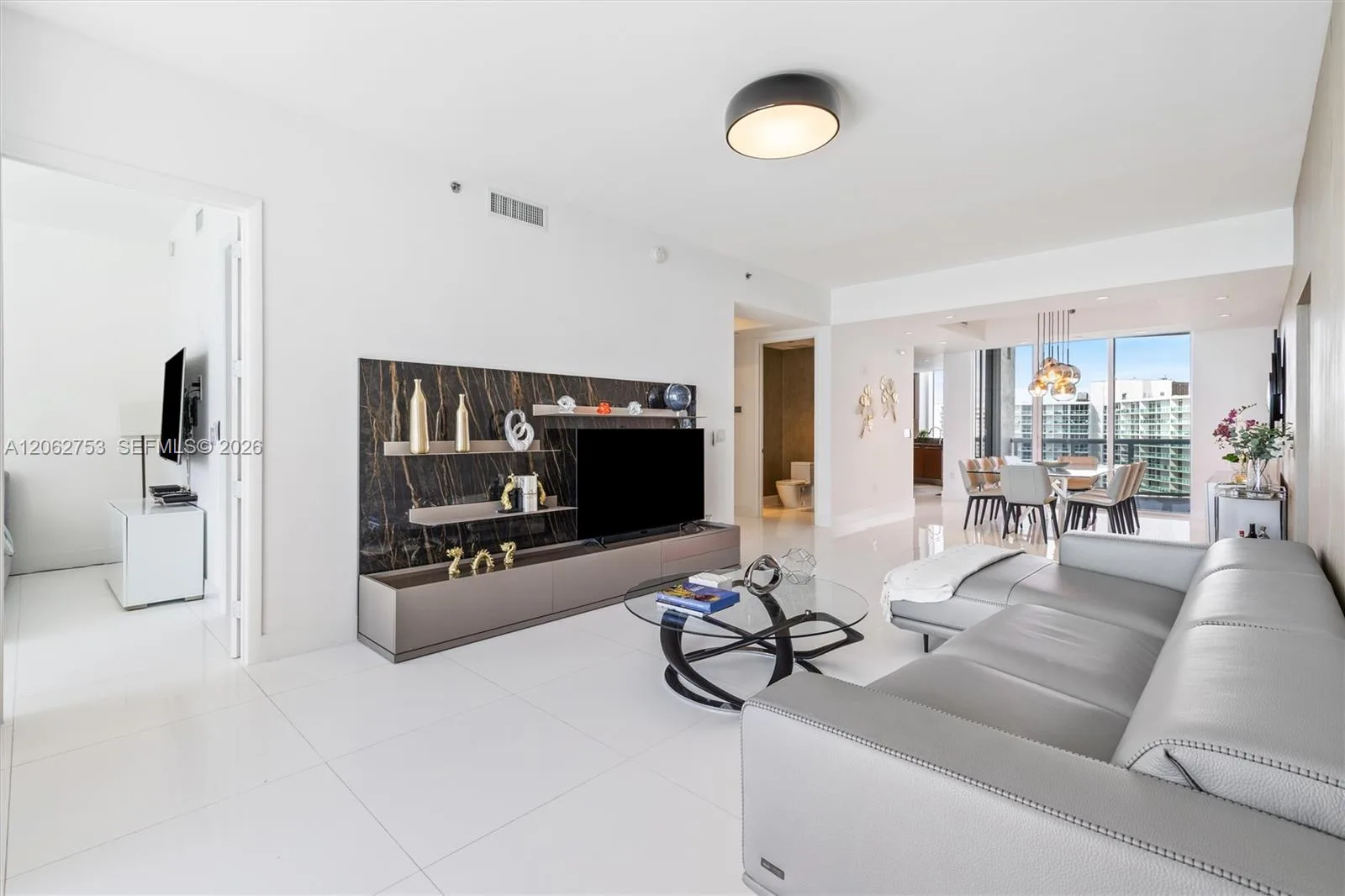 15811 Collins Ave # 1604, Sunny Isles Beach, FL 33160 photo 4