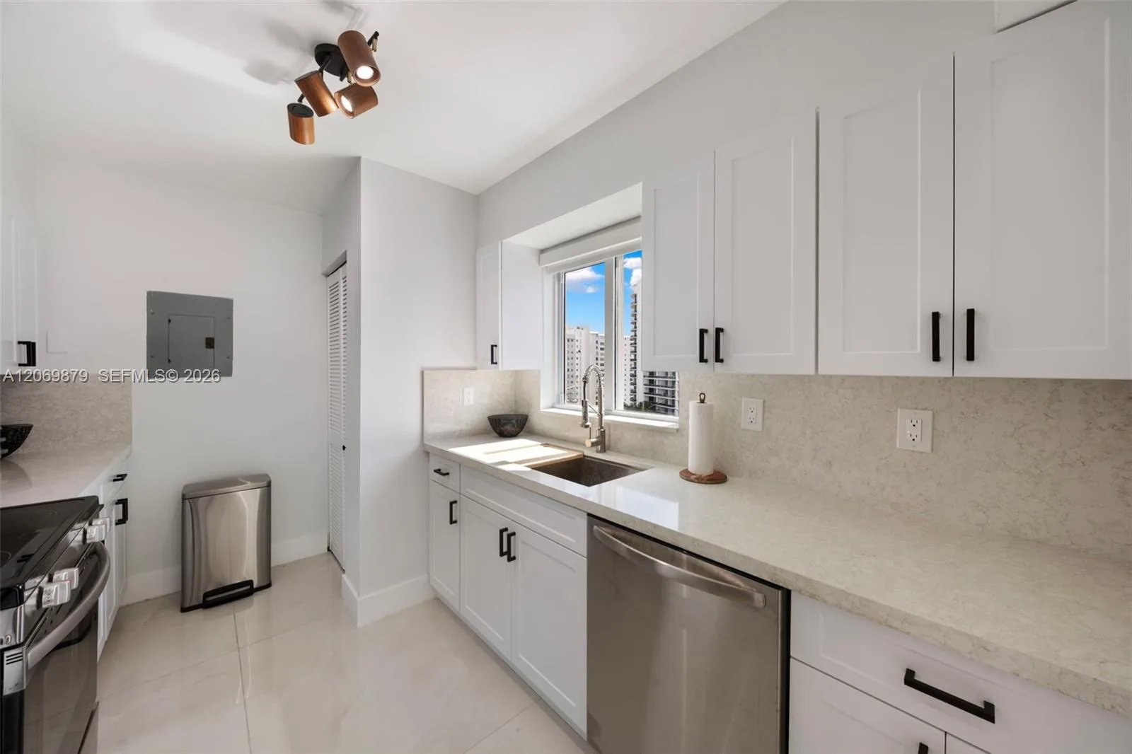 5900 Collins Ave # 1204, Miami Beach, FL 33140 photo 12