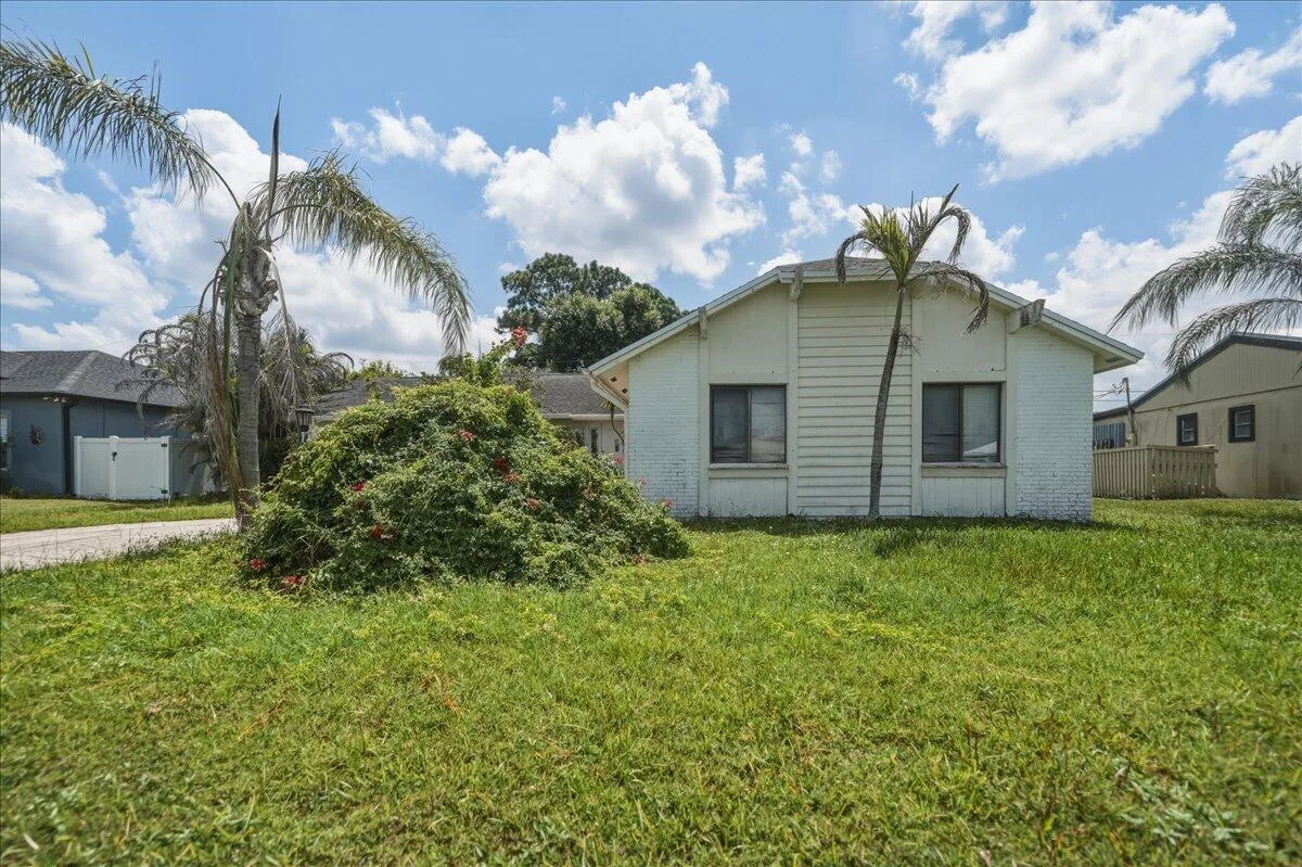 1646 SE HOLIDAY Road, Port St. Lucie, FL 34952 — zdjęcie 3