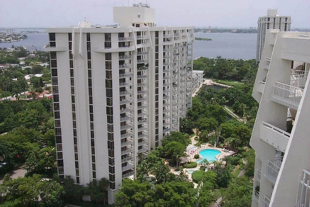 1000 Quayside Terrace # 408, Miami, FL 33138
