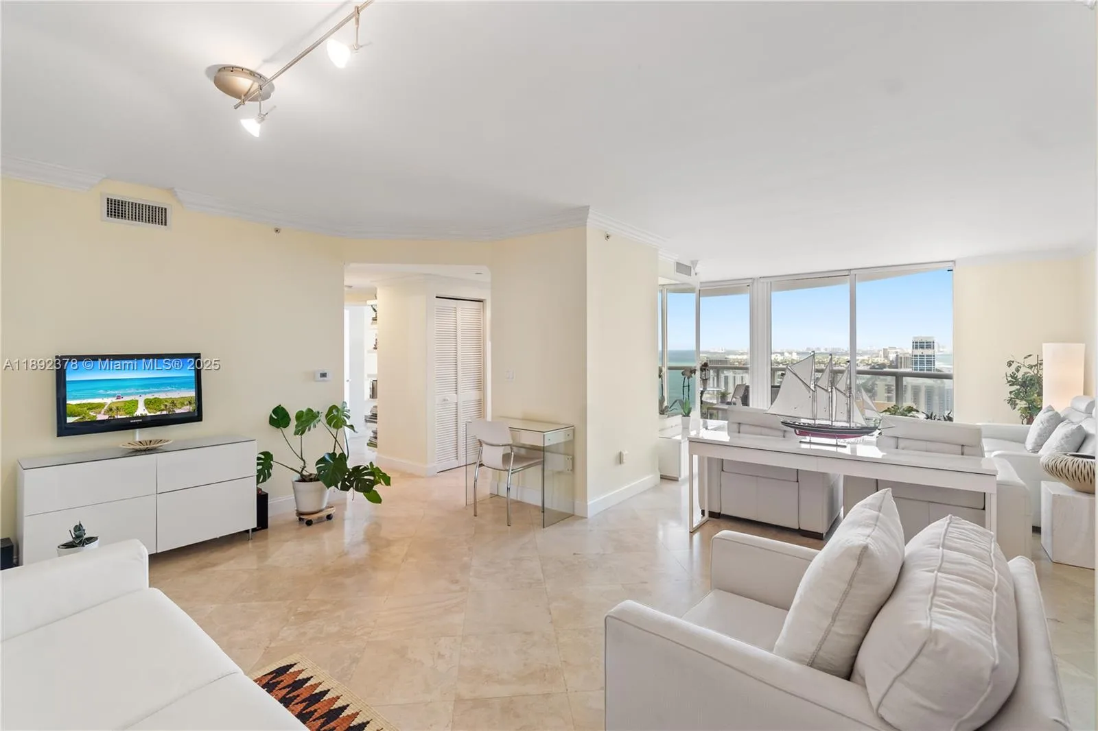 6365 Collins Ave # 3611, Miami Beach, FL 33141 photo 4