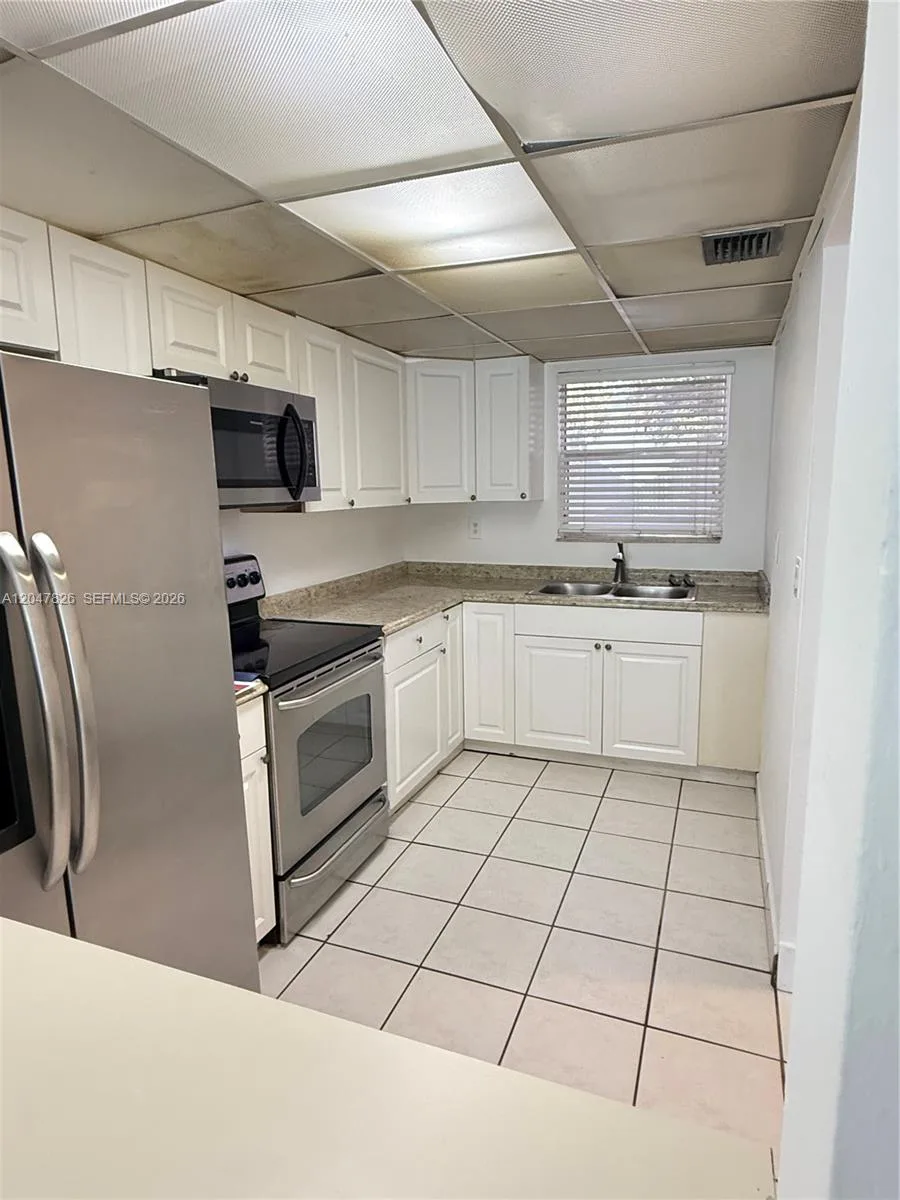 9367 Fontainebleau Blvd # G201, Miami, FL 33172