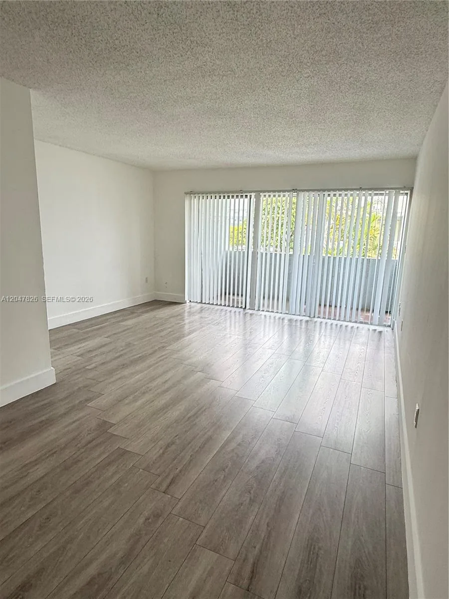 9367 Fontainebleau Blvd # G201, Miami, FL 33172 photo 5