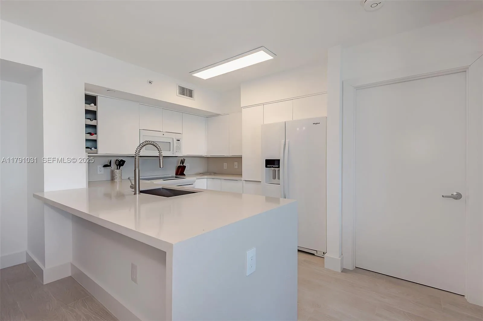 90 Alton Rd # 2410, Miami Beach, FL 33139 photo 8