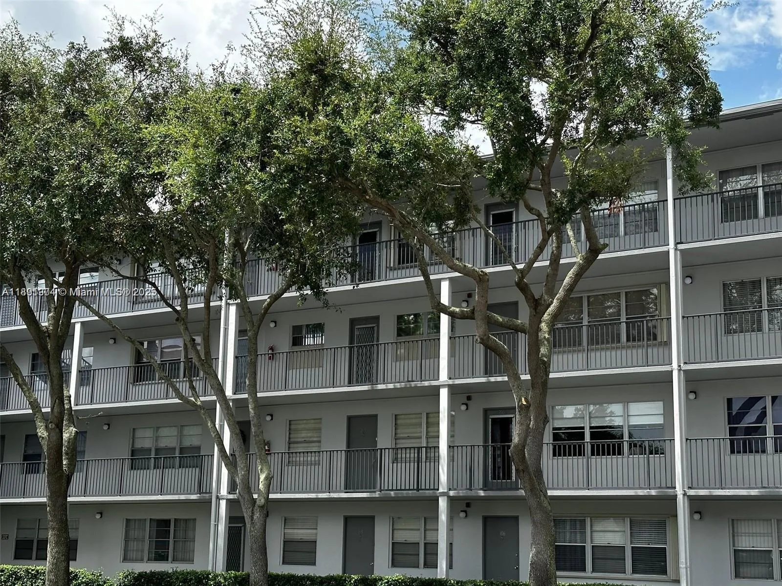 400 SW 134th Way # 406F, Pembroke Pines, FL 33027