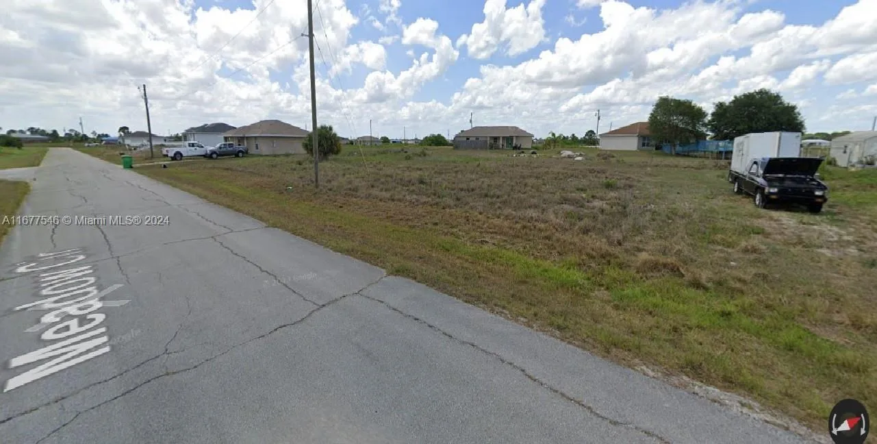 9036 Meadow Terr, La Belle, FL 33935 photo 2