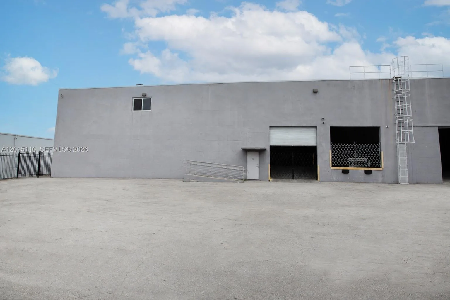 2290 W 8th Ave, Hialeah, FL 33010