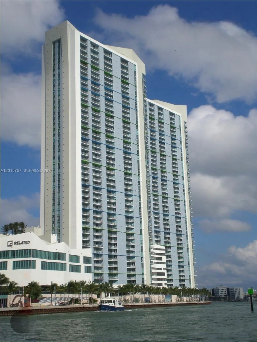 325 S Biscayne Blvd # 4016, Miami, FL 33131