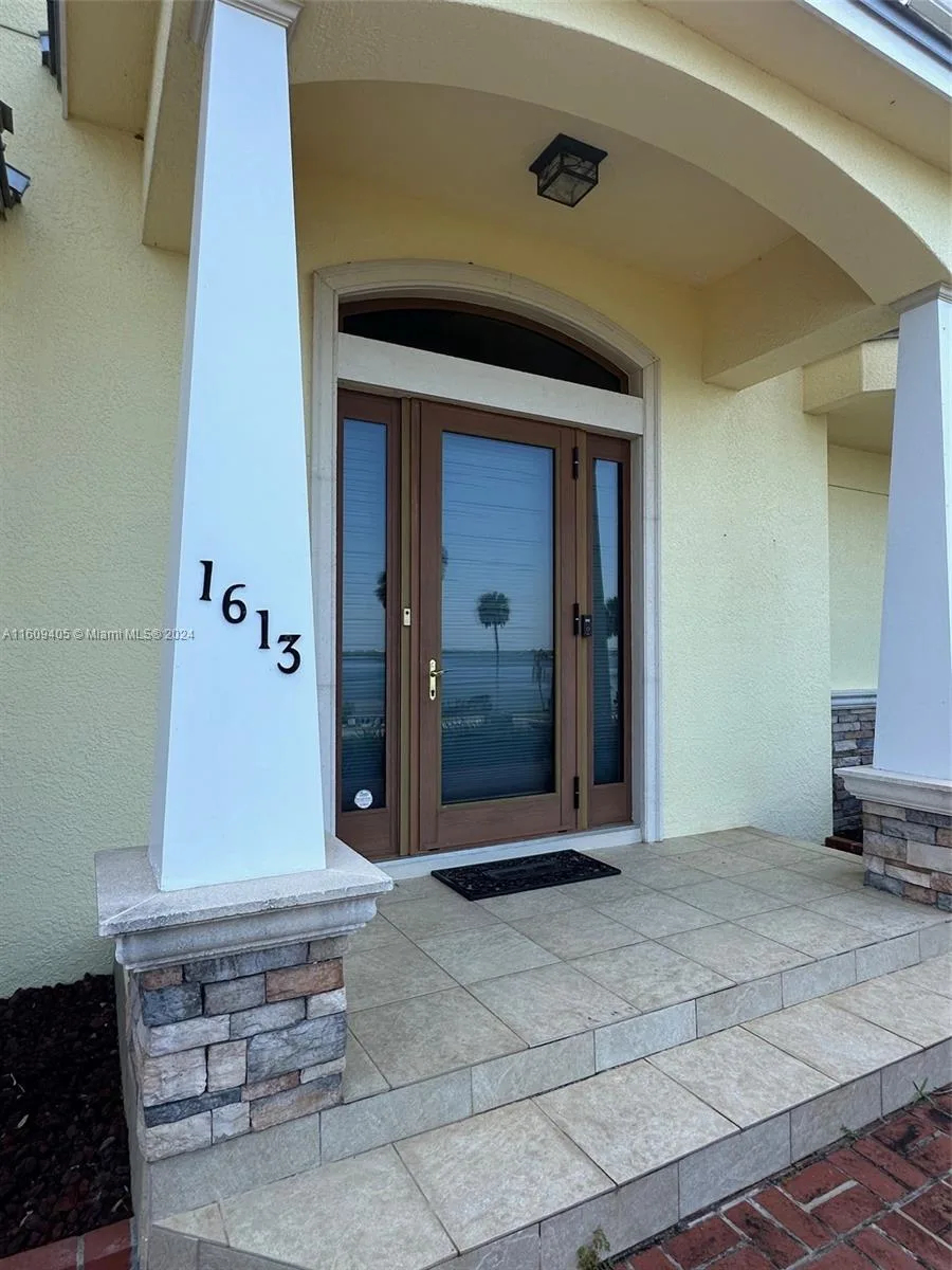 1613 N Indian River Drive, Cocoa, FL 32922 photo 11