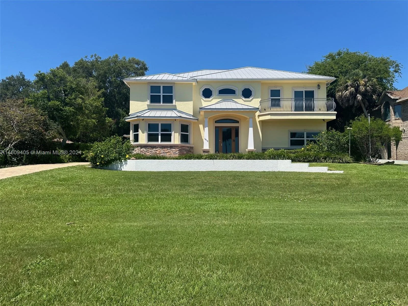 1613 N Indian River Drive, Cocoa, FL 32922 photo 3