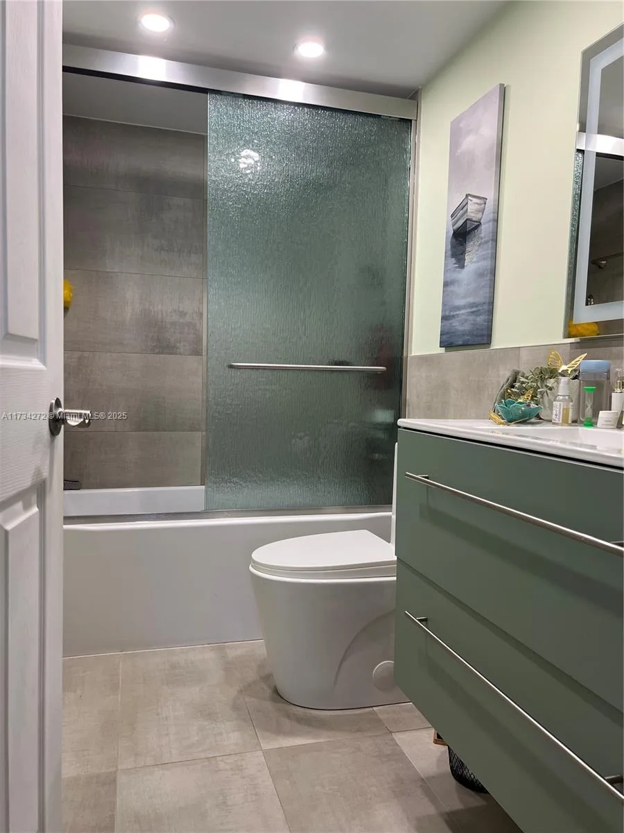 600 Three Islands Blvd # 504, Hallandale Beach, FL 33009 photo 11