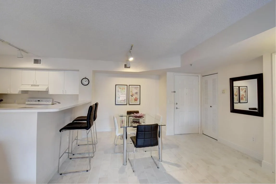 135 Yacht Club Way # 207, Hypoluxo, FL 33462 photo 3