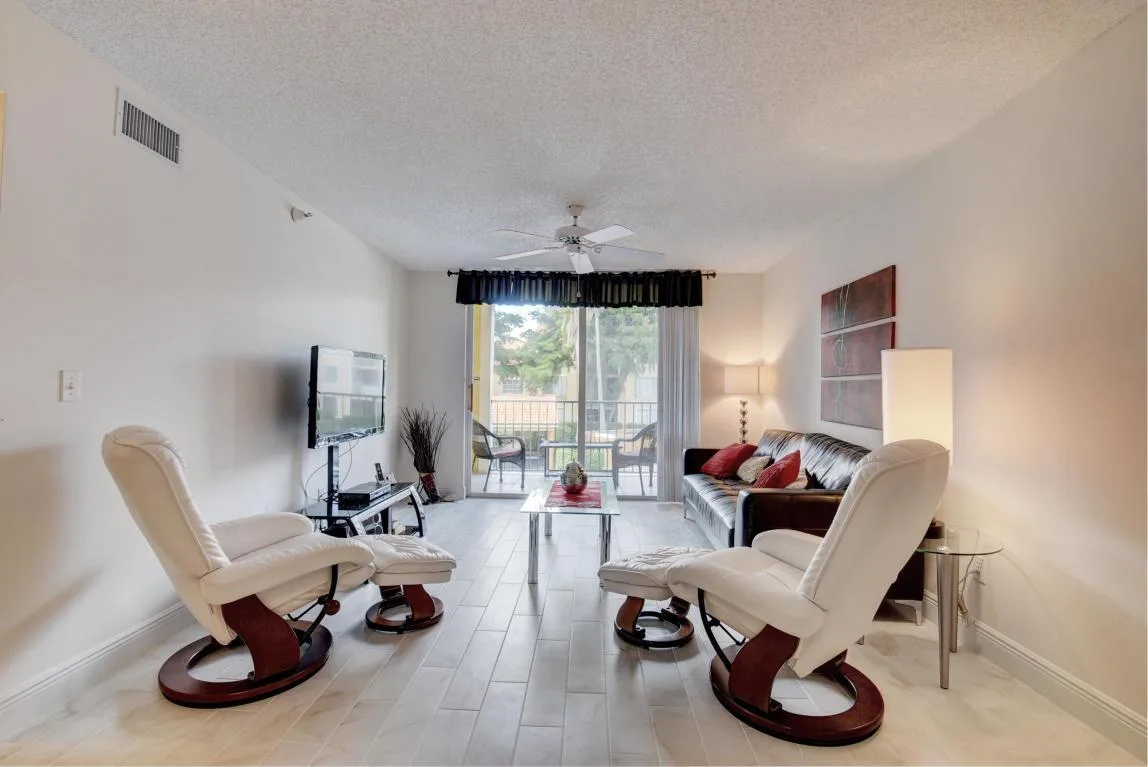 135 Yacht Club Way # 207, Hypoluxo, FL 33462 photo 5
