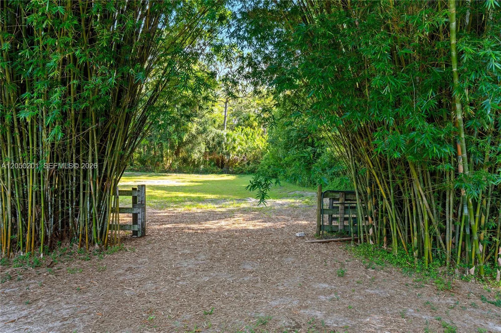 1068 D Rd, Loxahatchee, FL 33470 photo 4