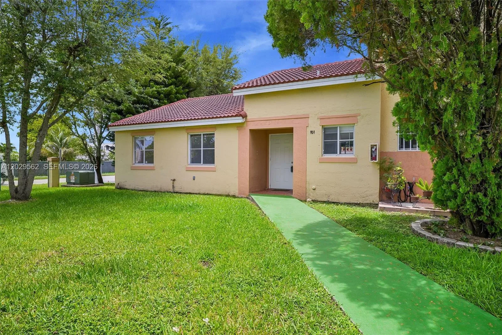 200 NW 114th Ave # 22-101, Sweetwater, FL 33172