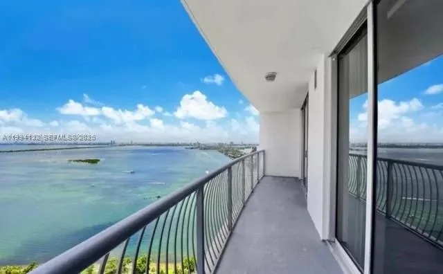 1750 N Bayshore Dr # 4003, Miami, FL 33132