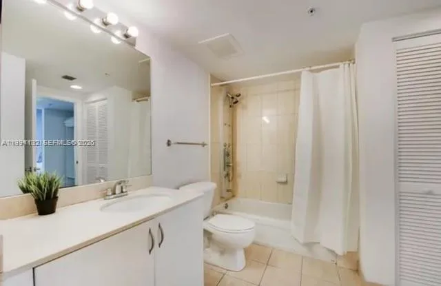 1750 N Bayshore Dr # 4003, Miami, FL 33132 photo 11