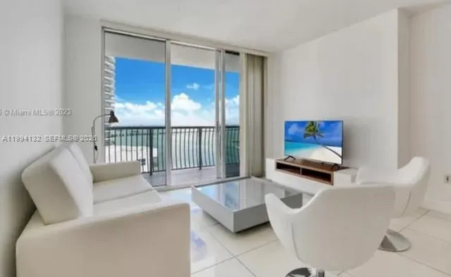 1750 N Bayshore Dr # 4003, Miami, FL 33132 photo 2