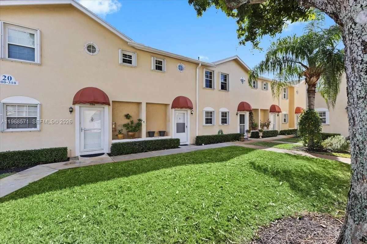 307 Waterside Dr, Hypoluxo, FL 33462 photo 2
