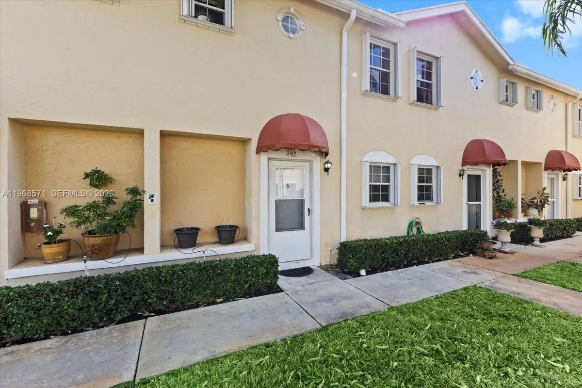 307 Waterside Dr, Hypoluxo, FL 33462 photo 3
