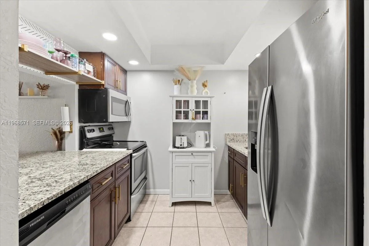 307 Waterside Dr, Hypoluxo, FL 33462 photo 4