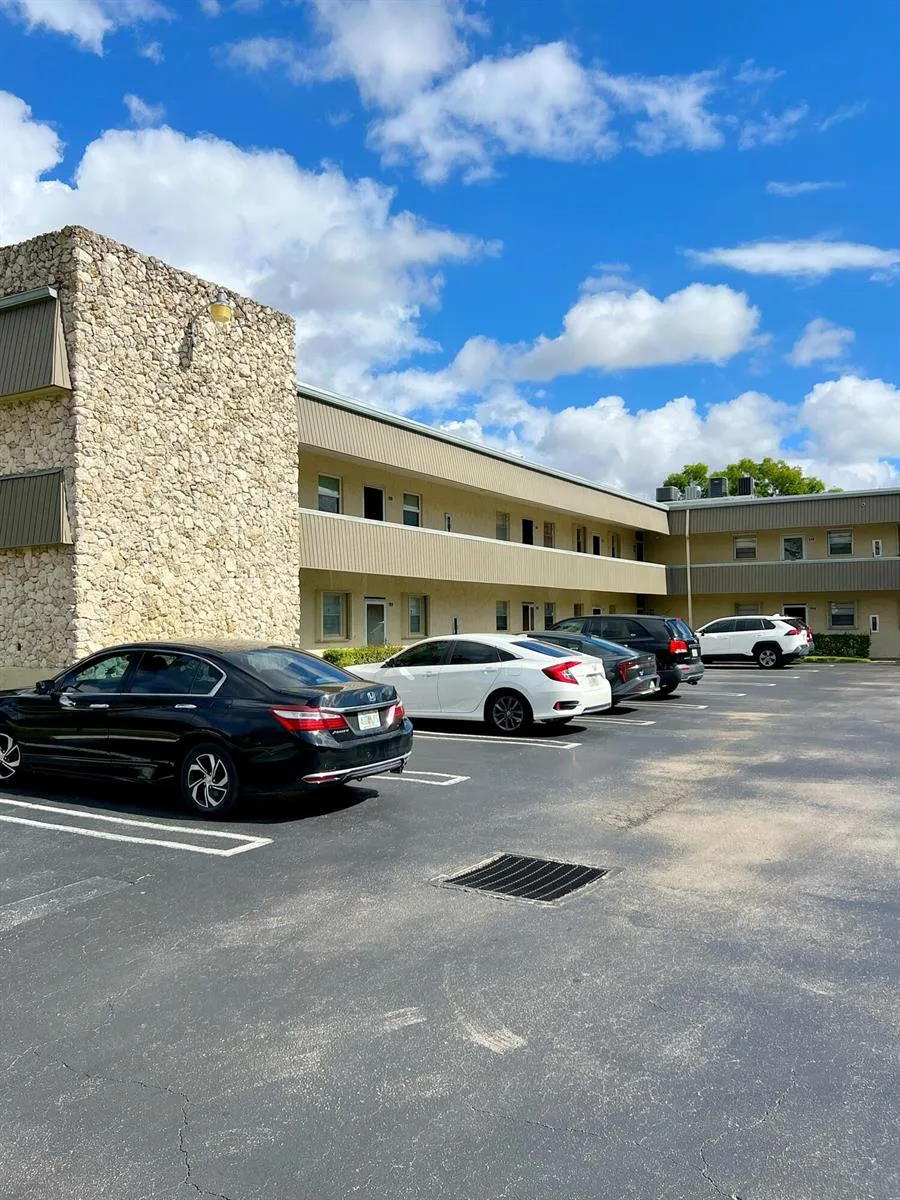 126 Sparrow Drive # 19a, Royal Palm Beach, FL 33411 photo 2