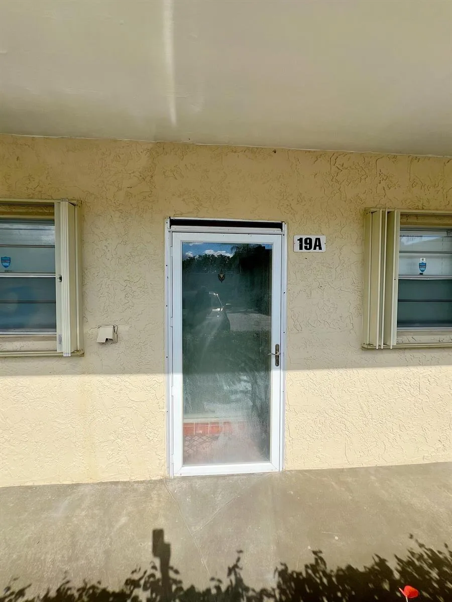 126 Sparrow Drive # 19a, Royal Palm Beach, FL 33411 photo 3