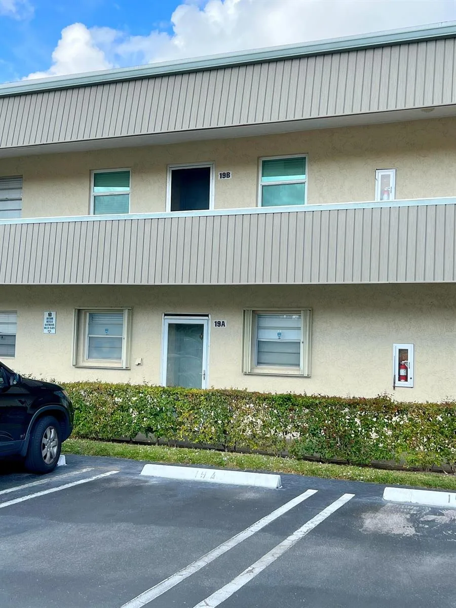 126 Sparrow Drive # 19a, Royal Palm Beach, FL 33411 photo 4