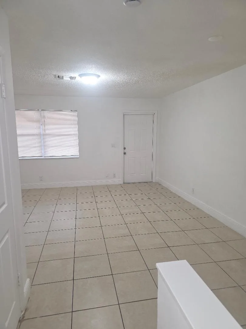 3640 NE 1st Avenue # 2, Oakland Park, FL 33334 photo 3