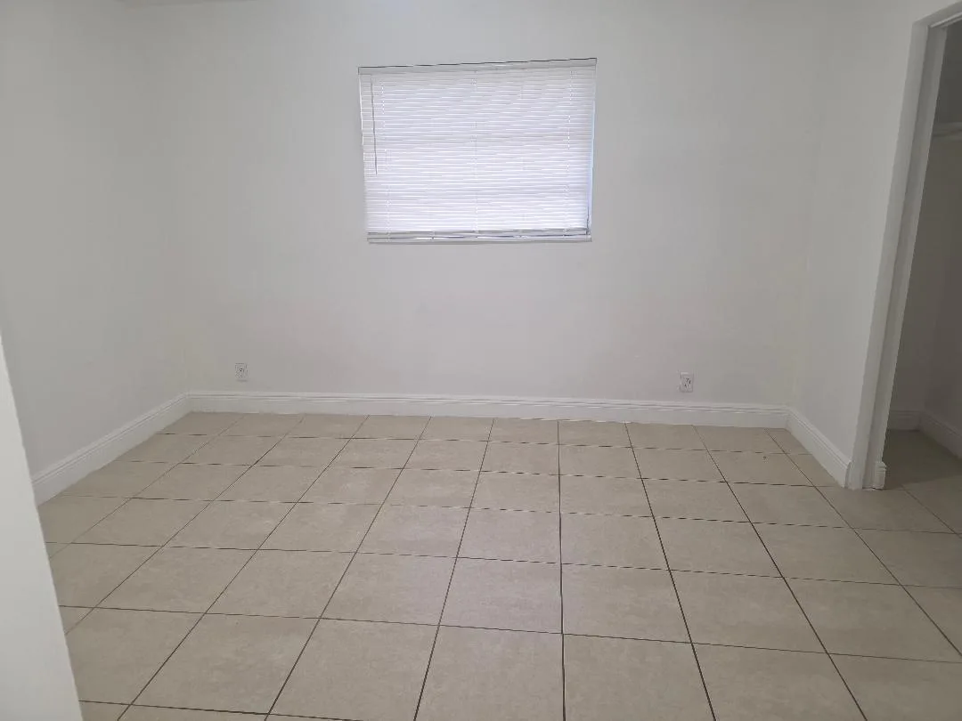 3640 NE 1st Avenue # 2, Oakland Park, FL 33334 photo 4