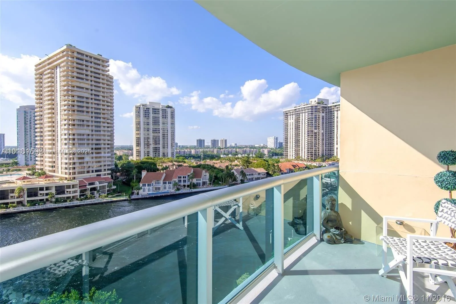 19390 Collins Ave # 1121, Sunny Isles Beach, FL 33160 photo 2