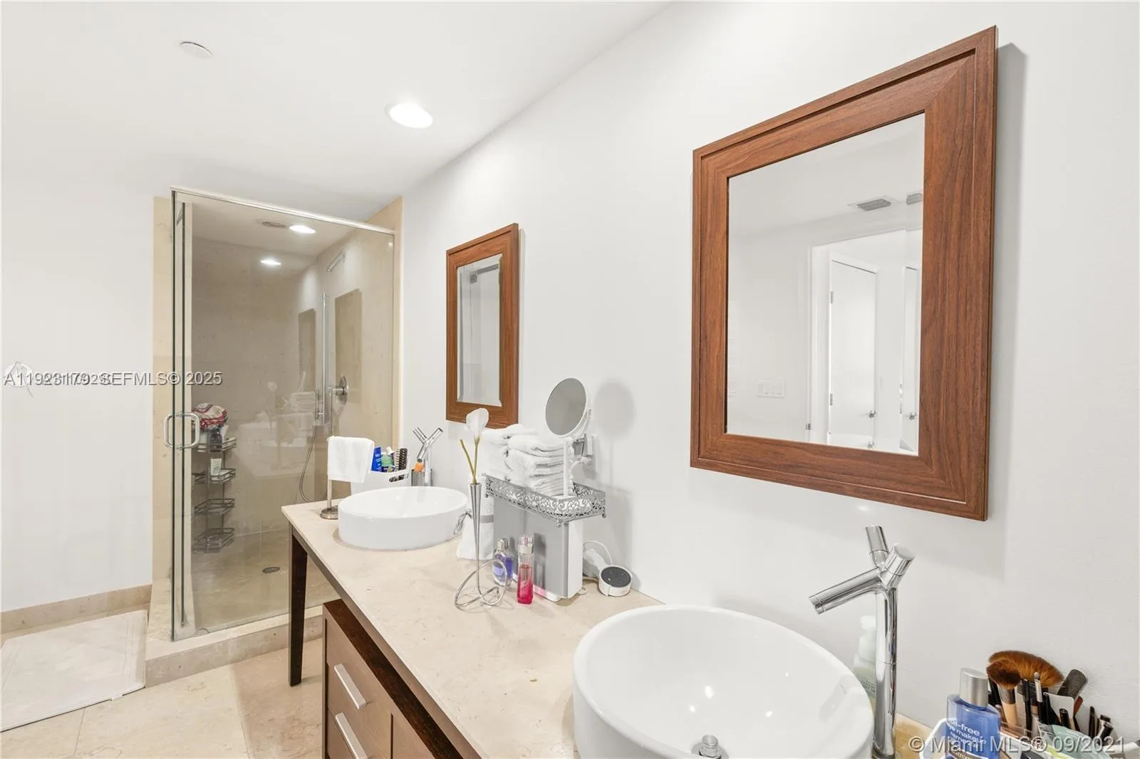 495 Brickell Ave # 1002, Miami, FL 33131 photo 3