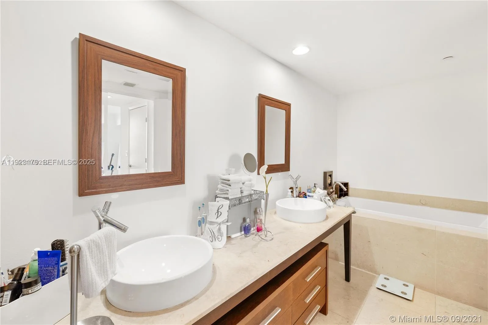 495 Brickell Ave # 1002, Miami, FL 33131 photo 4