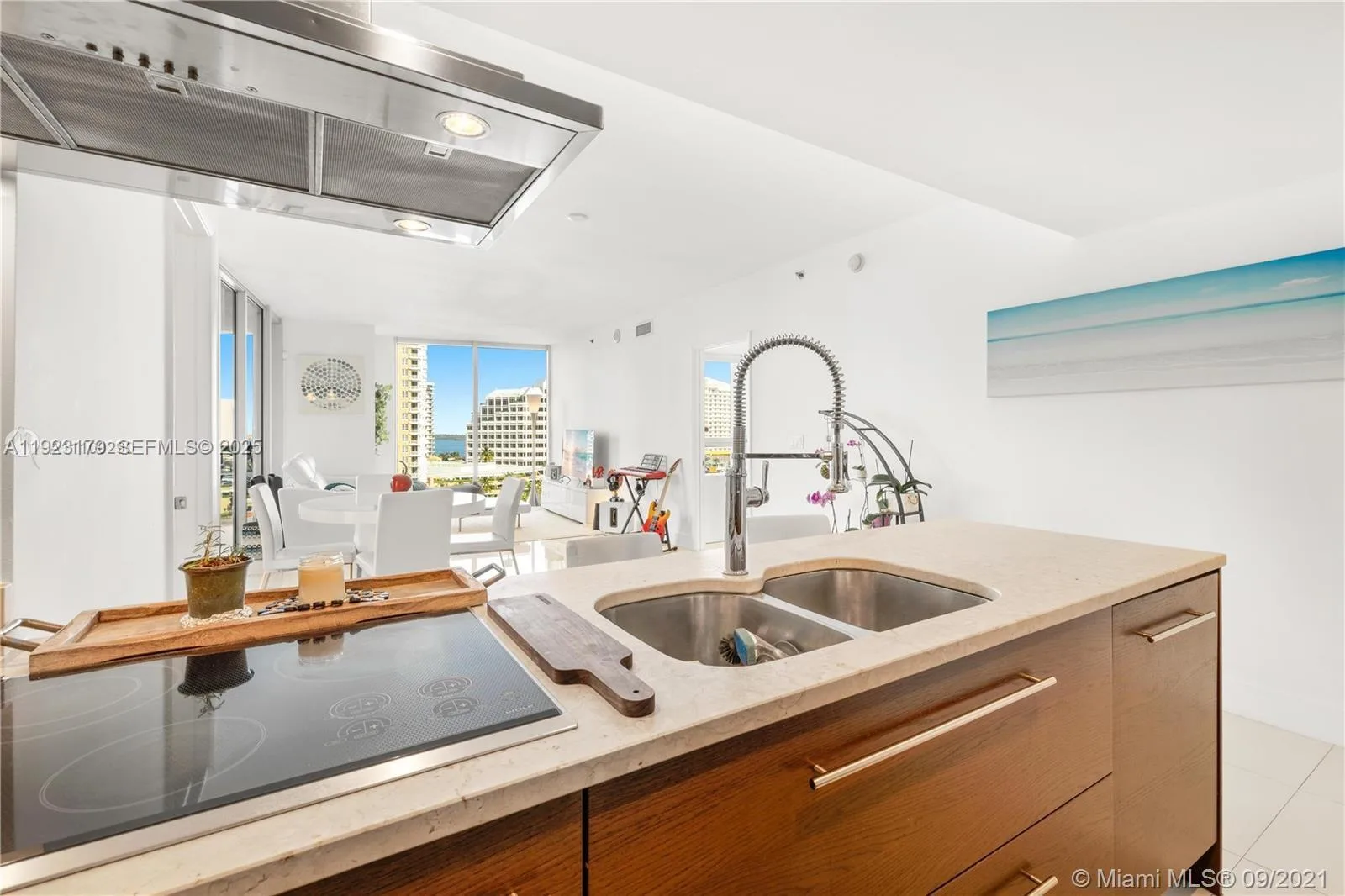 495 Brickell Ave # 1002, Miami, FL 33131 photo 6