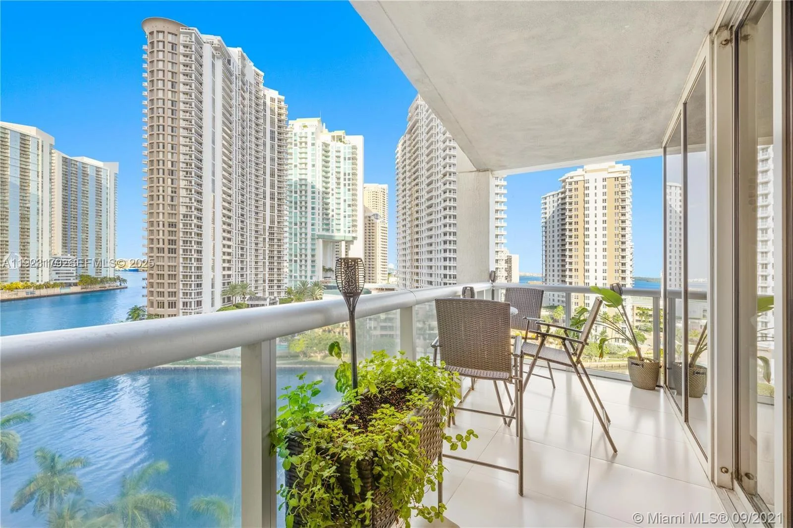 495 Brickell Ave # 1002, Miami, FL 33131 photo 8