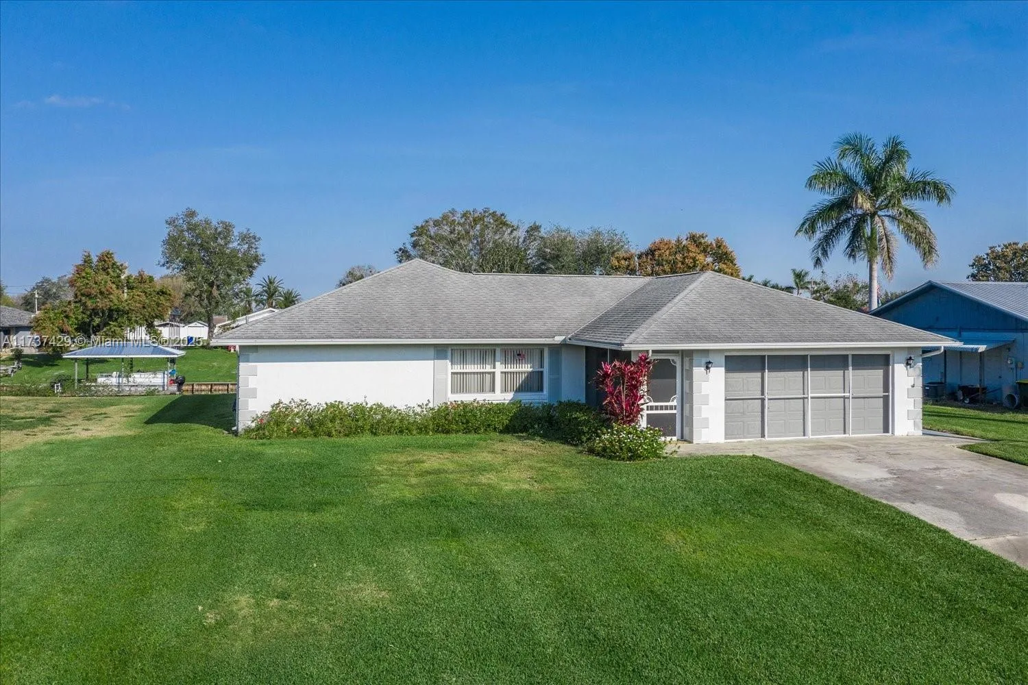 128 NE Citrus, Lake Placid, FL 33852 photo 2