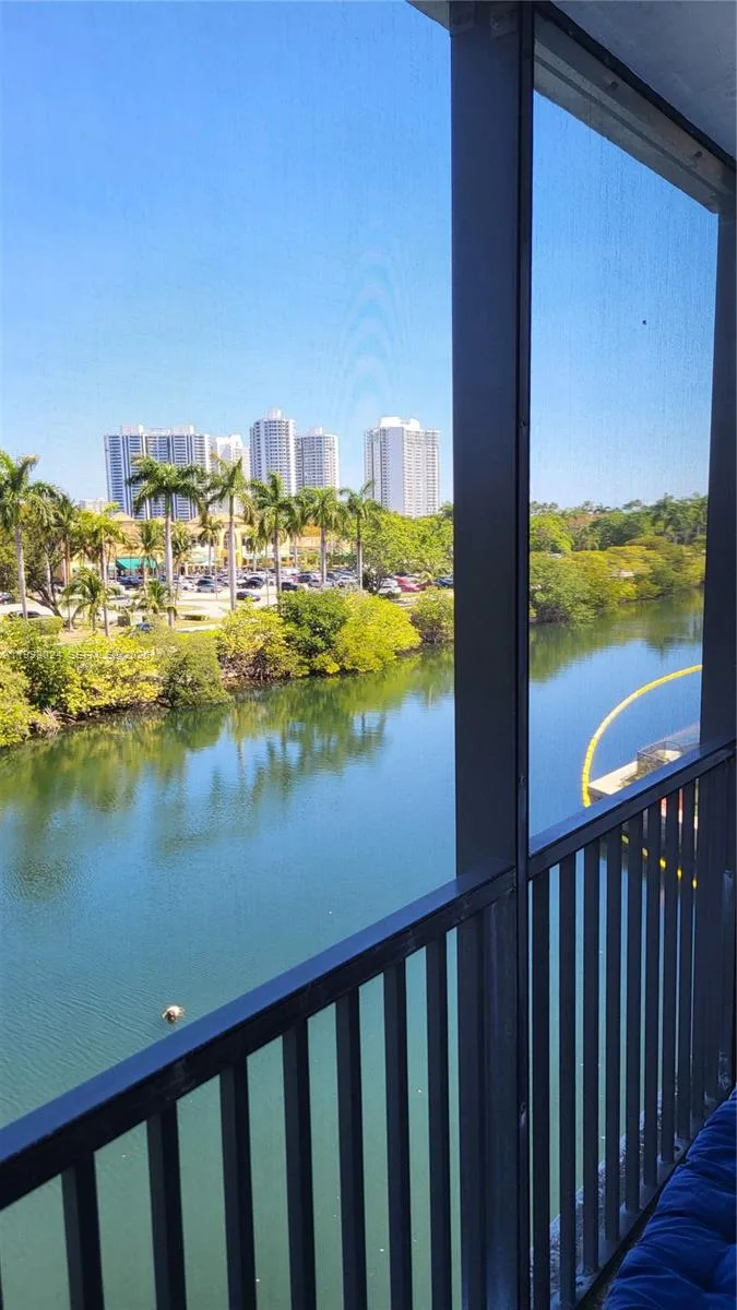 3401 N Country Club Dr # 402, Aventura, FL 33180 photo 3