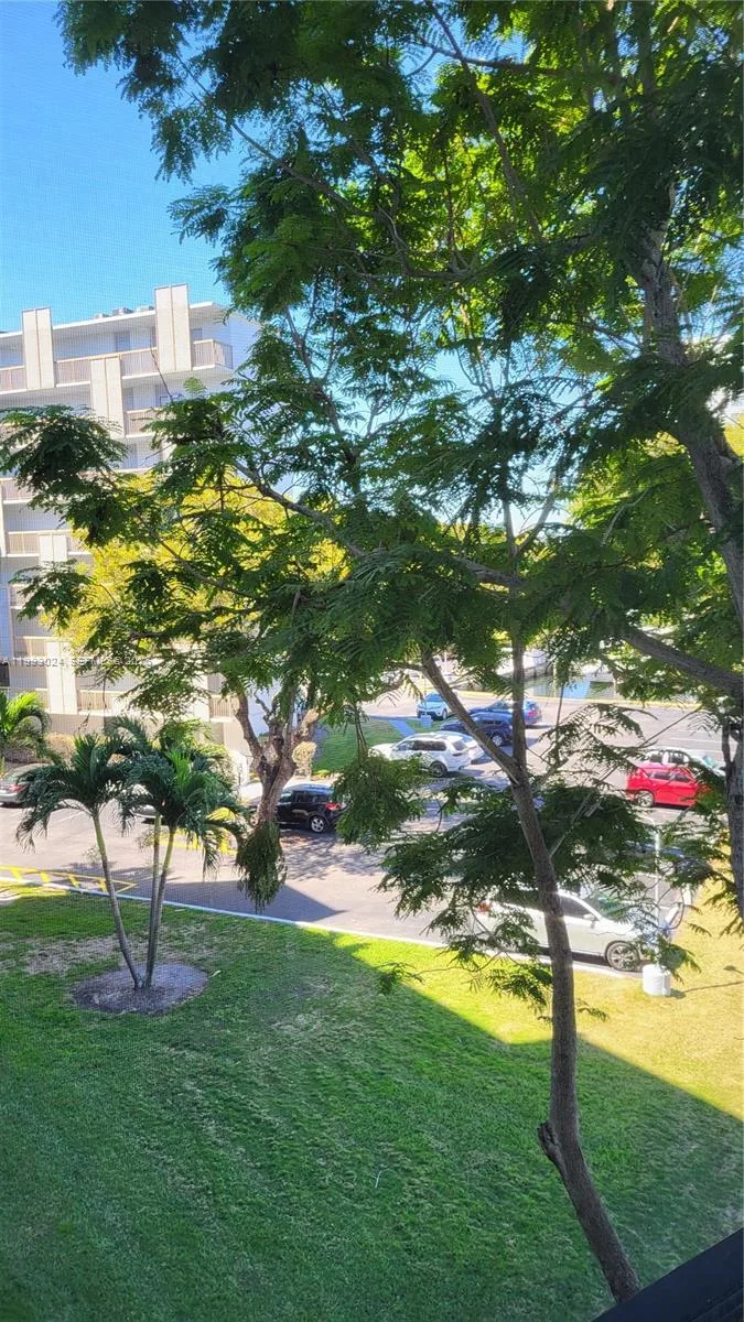 3401 N Country Club Dr # 402, Aventura, FL 33180 photo 6