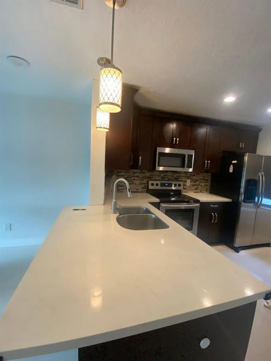10473 NW 3RD Street, Pembroke Pines, FL 33026 photo 4