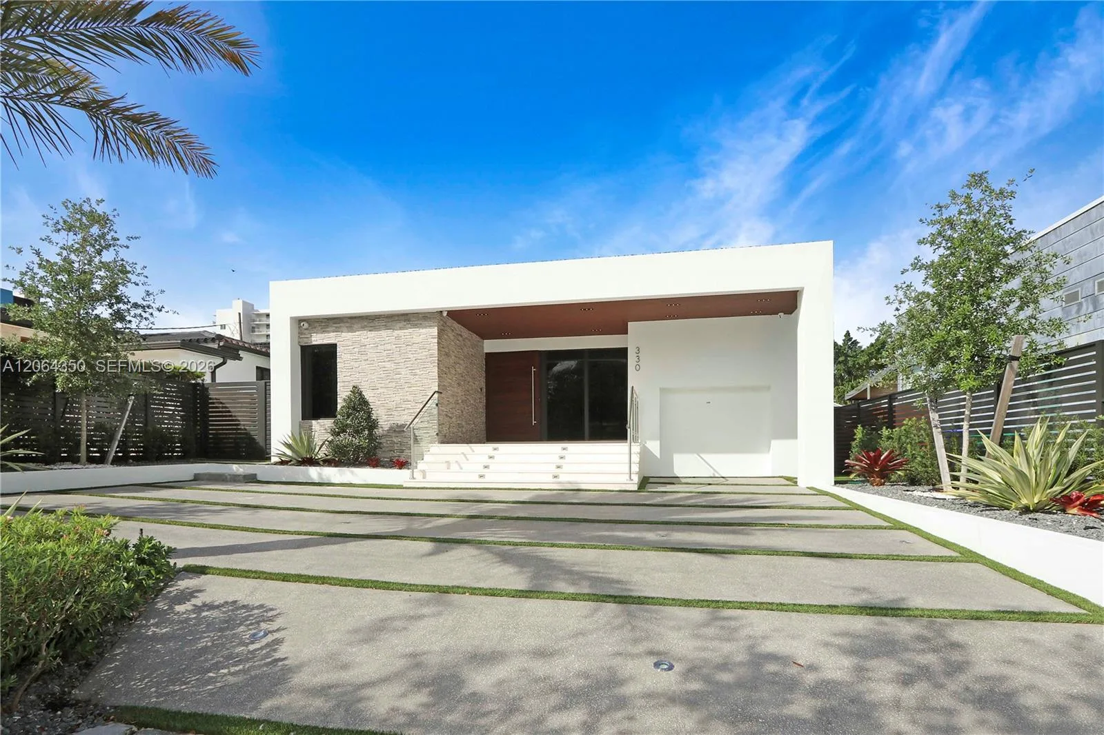 330 SW 19th Rd # 1, Miami, FL 33129 photo 2