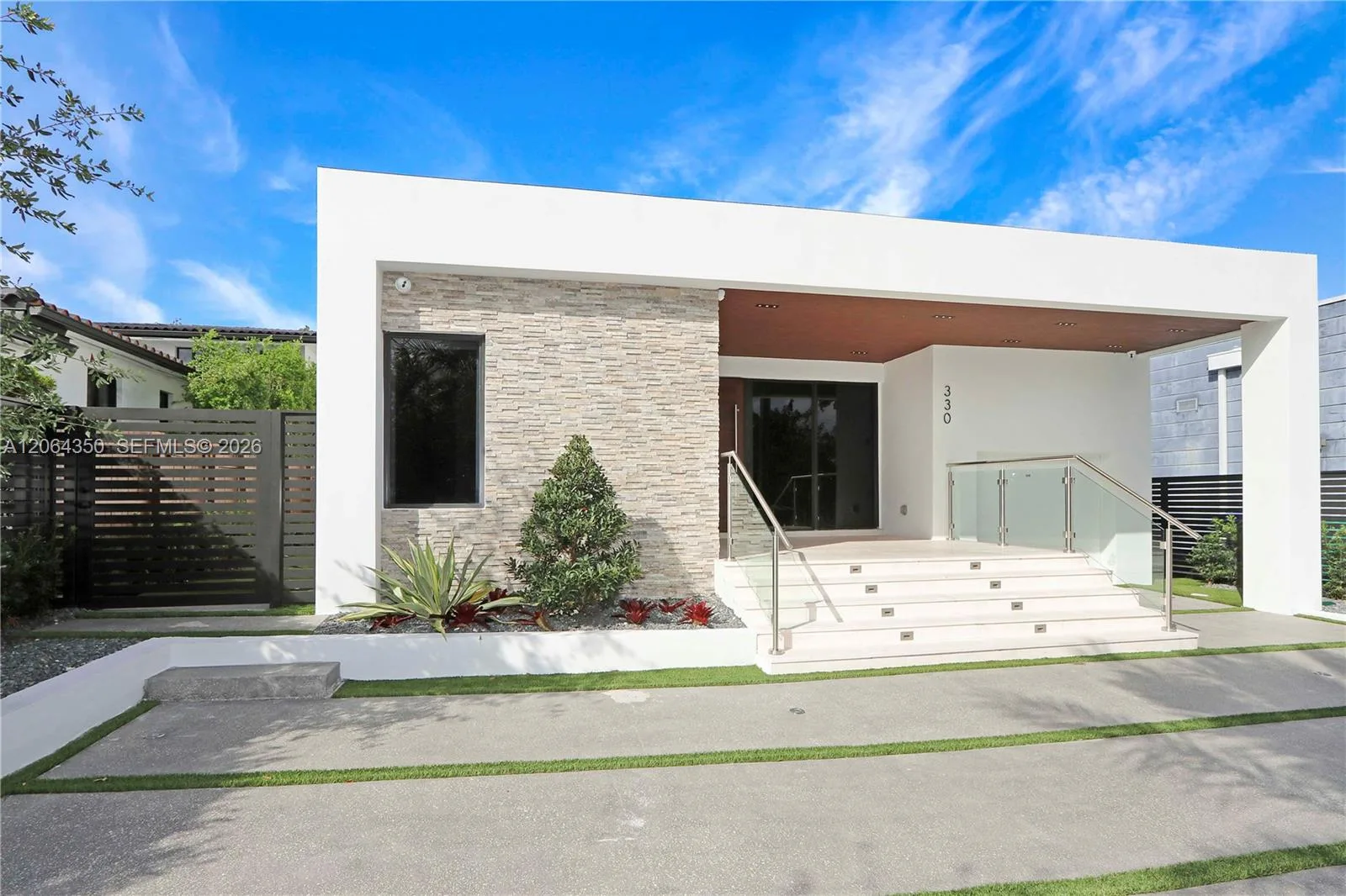 330 SW 19th Rd # 1, Miami, FL 33129 photo 3