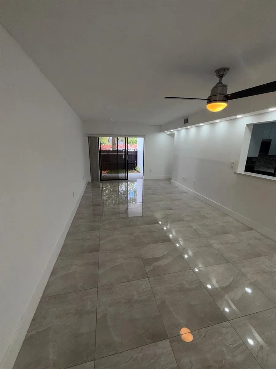 9405 Fontainebleau Boulevard # 109, Miami, FL 33172 photo 2