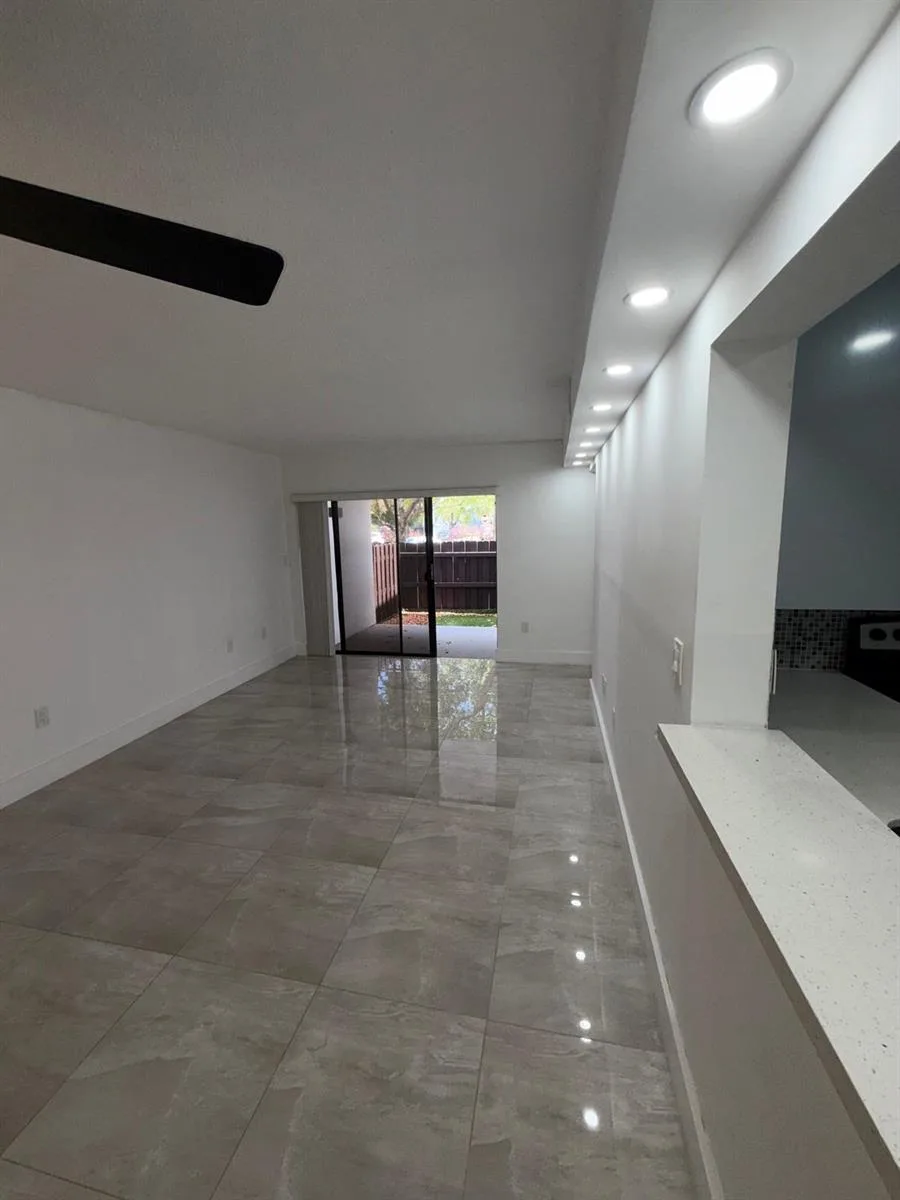 9405 Fontainebleau Boulevard # 109, Miami, FL 33172 photo 4
