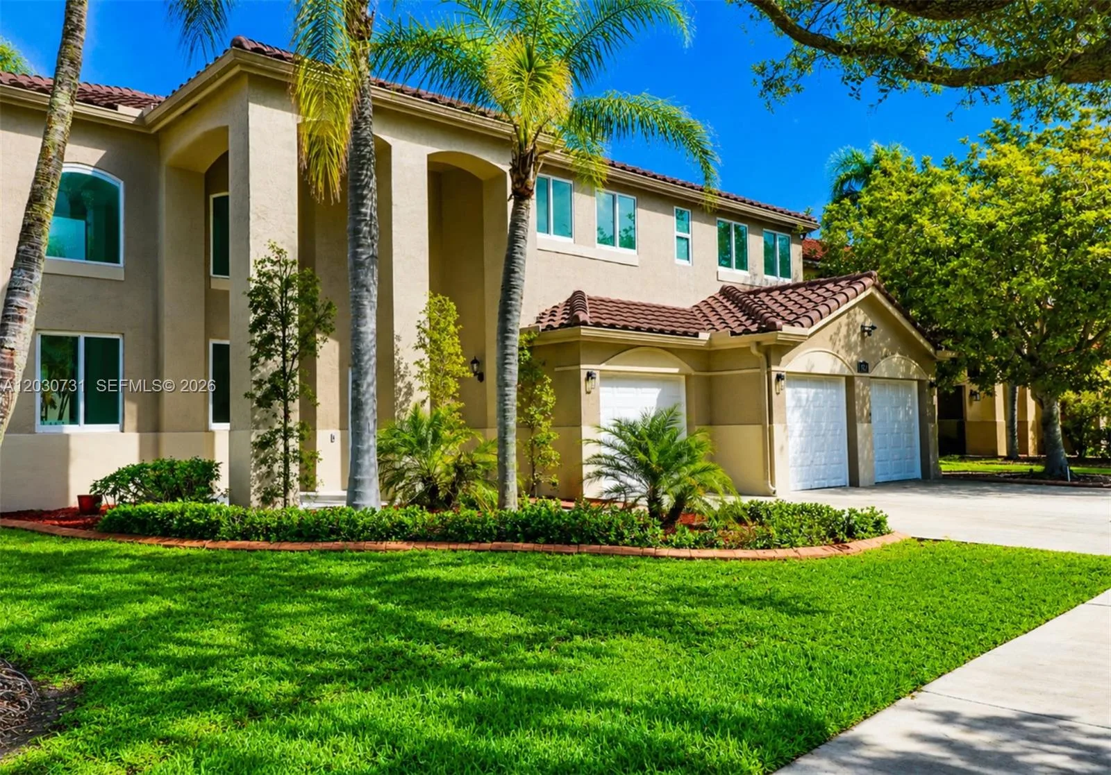 852 Heritage Dr, Weston, FL 33326