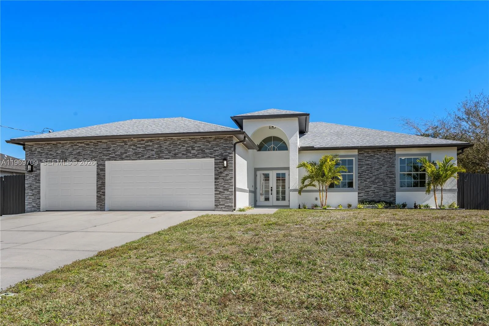 401 NW 27TH ave, Cape Coral, FL 33993 photo 2