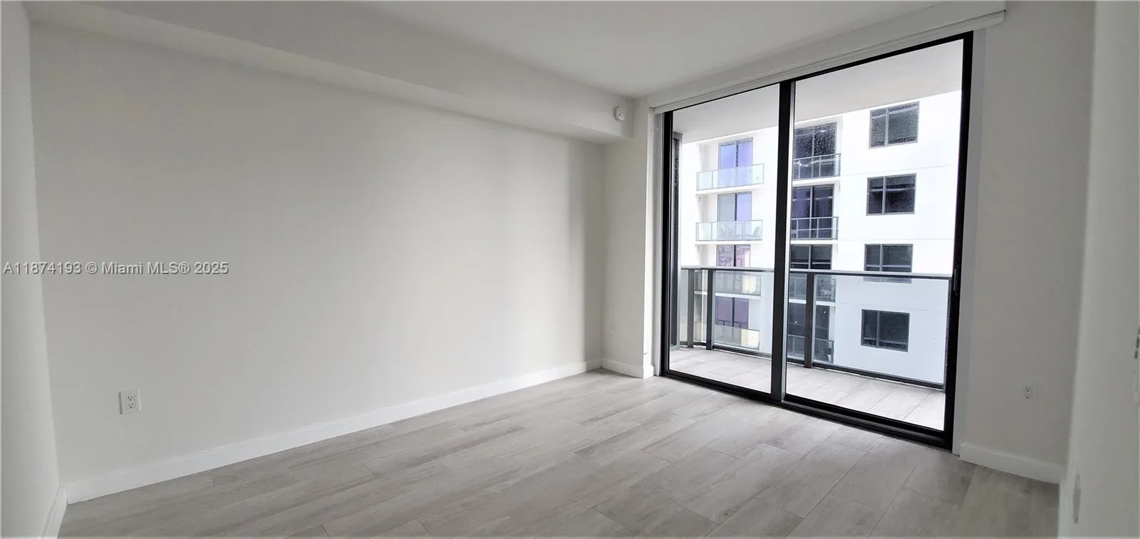 55 SW 9th St # 3610, Miami, FL 33130 photo 11